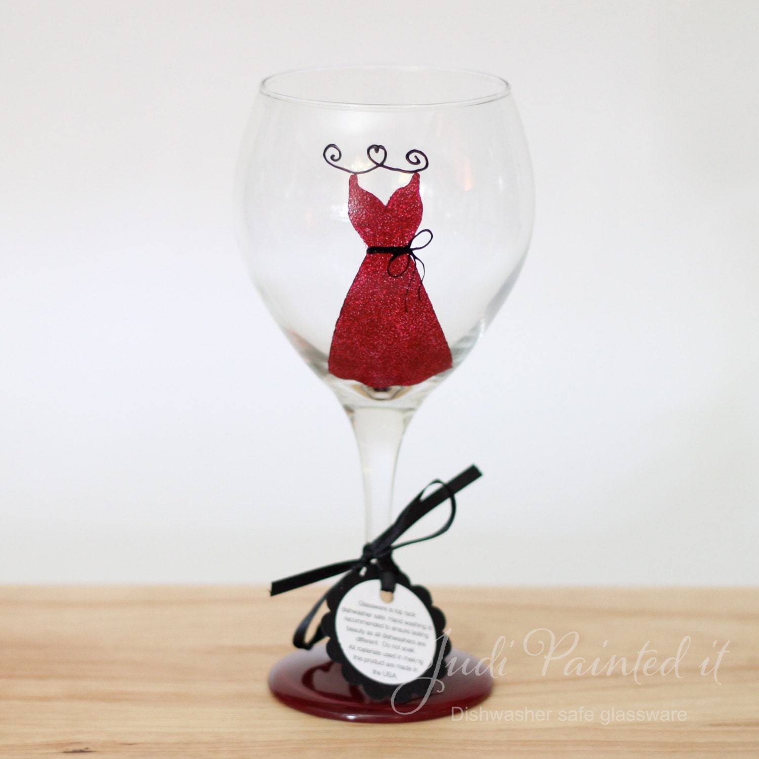 Bridal party wine glass - Berry wine bridesmaid dress design - FREE Personalization and dishwasher safe