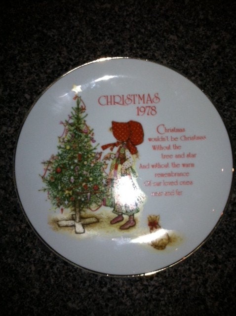 Holly Hobbie 1978 Christmas Collectible Plate
