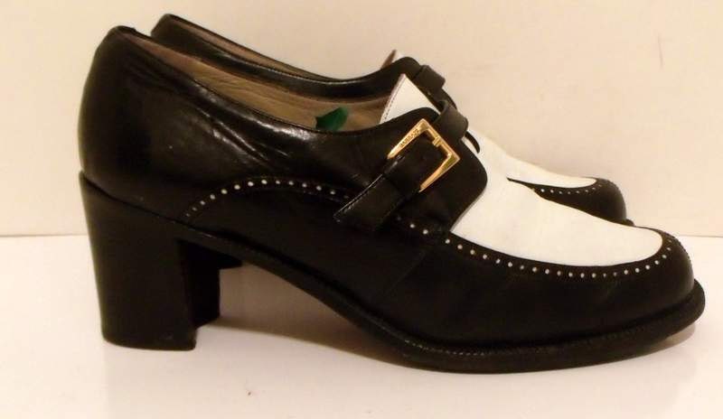 Sz 8.5 Vintage black and  white leather stack heel shoes.