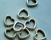 40 heart connectors, silver tone, 11mm
