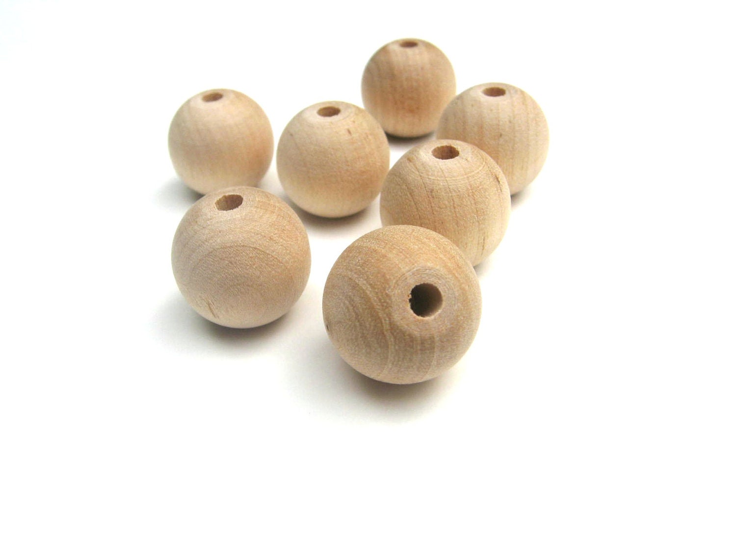 50 - 20mm Round Wooden Beads - 3/4 Inch (20 mm) with 5/32 Inch Hole - Unfinished Wood Beads