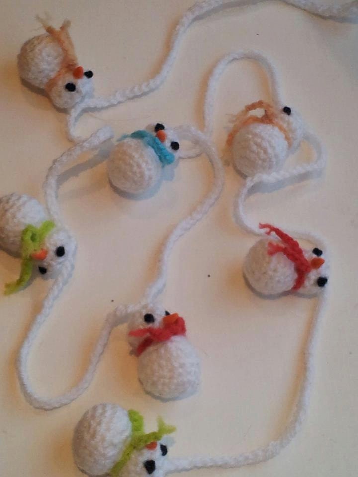 Lil Snowman Garland -- cute miniature amigurumi crochet snowmen banner swag streamer bunting snow winter white Christmas holidays
