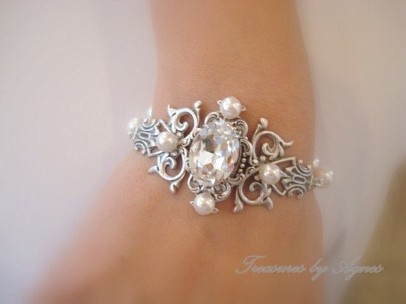 Bridal bracelet, pearl bracelet, cuff bracelet, wedding jewelry with Swarovski pearls, Swarovski clear crystal and antique silver filigrees
