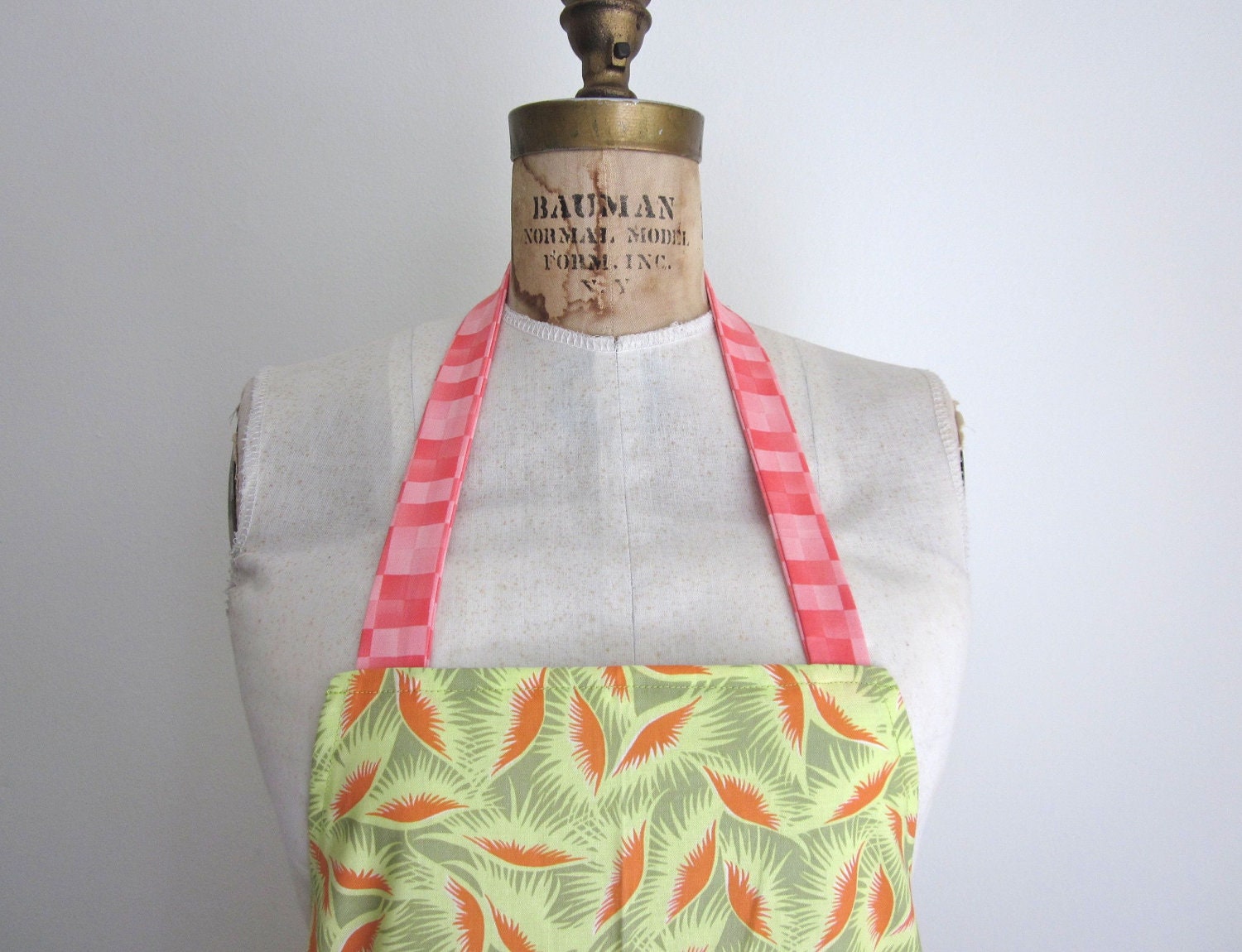 Orange Eyelashes Full Apron