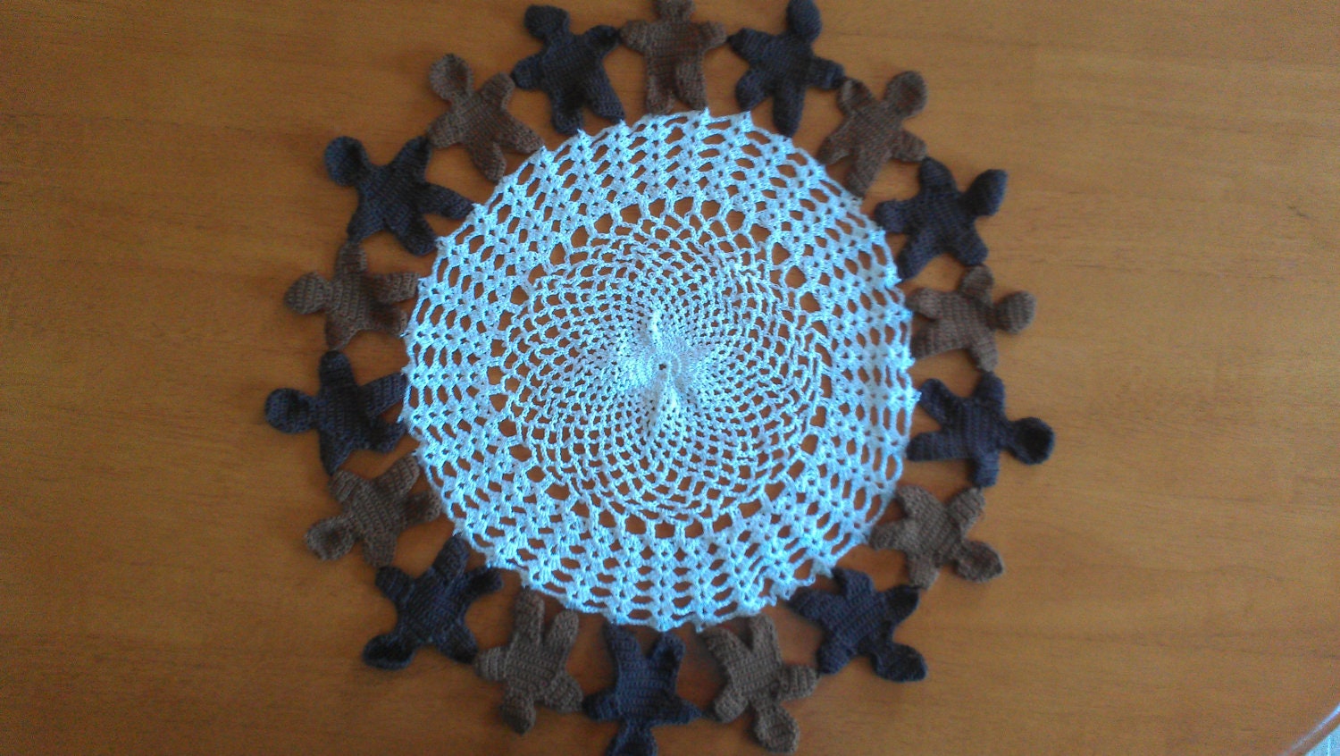 Gingerbread Men Doillie