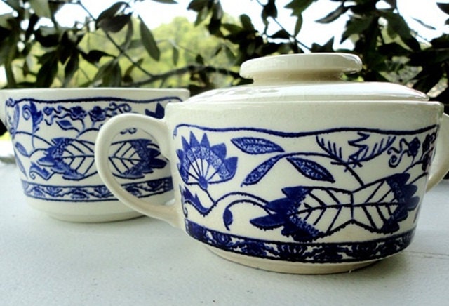 McCoy cream and sugar blue, vintage