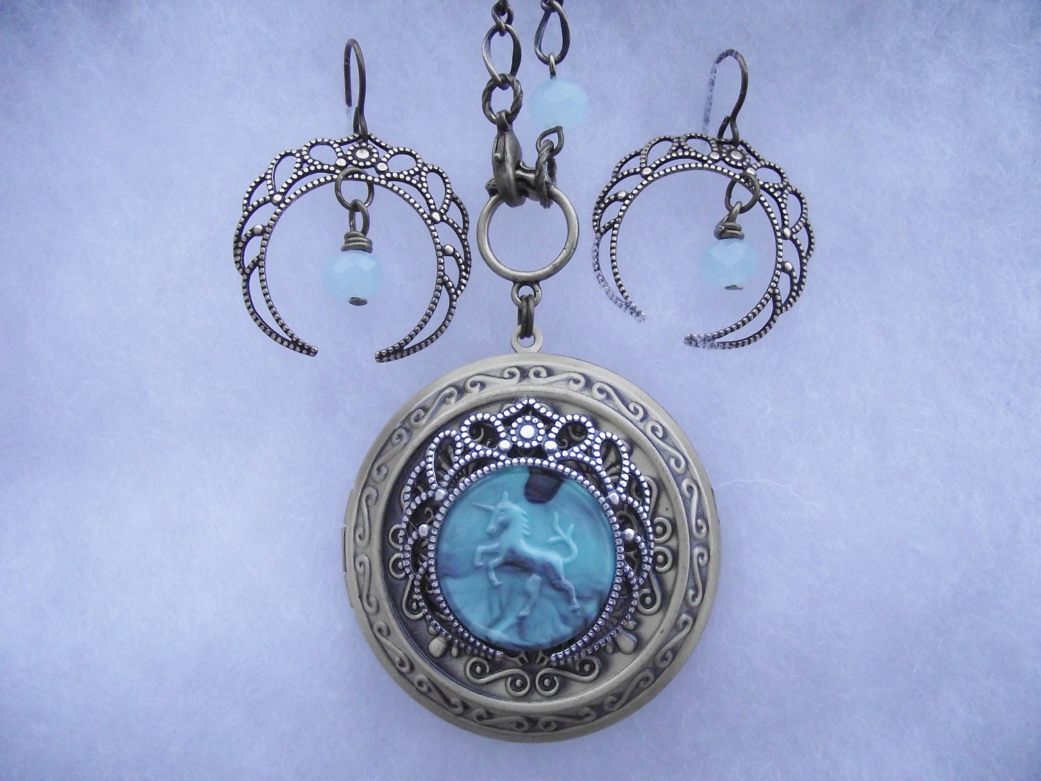 Queen of the Unicorn Tribe - Vintage Unicorn Cameo Necklace Earrings Set