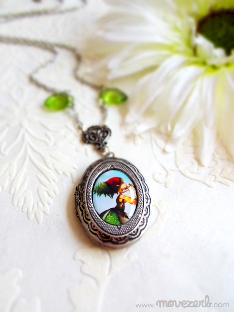Fern - Illustrated cameo necklace