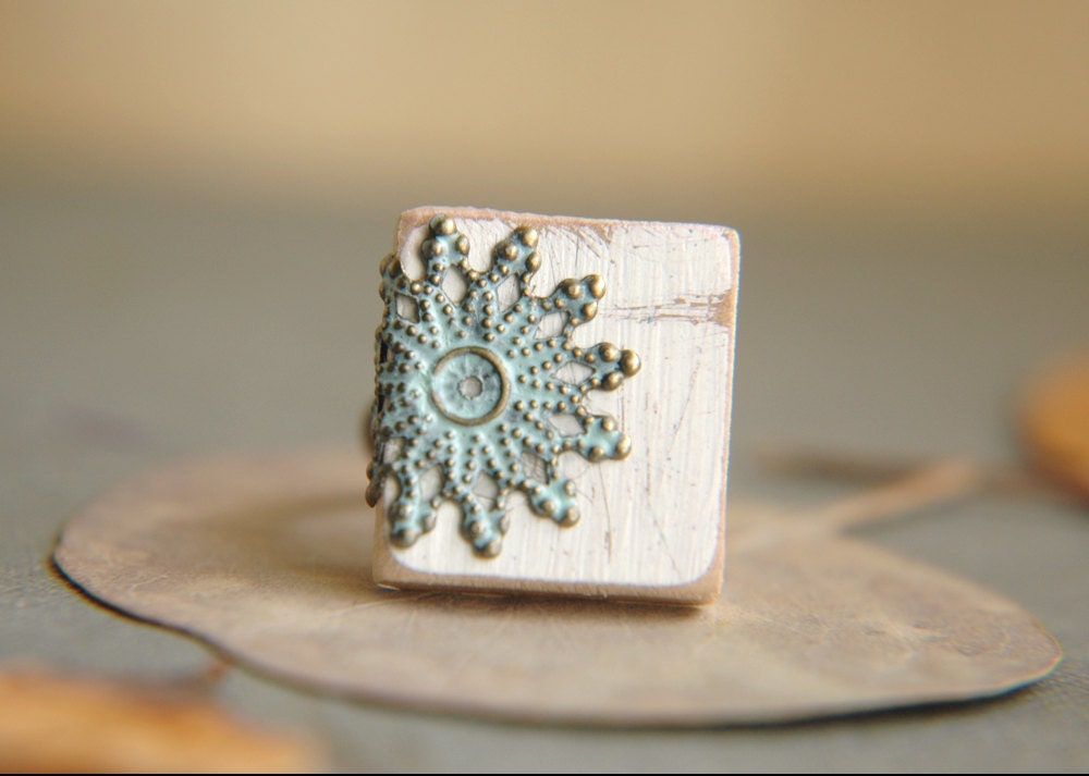 Cottage Chic Adjustable Scrabble Tile Ring in White and Patina - Midwinter