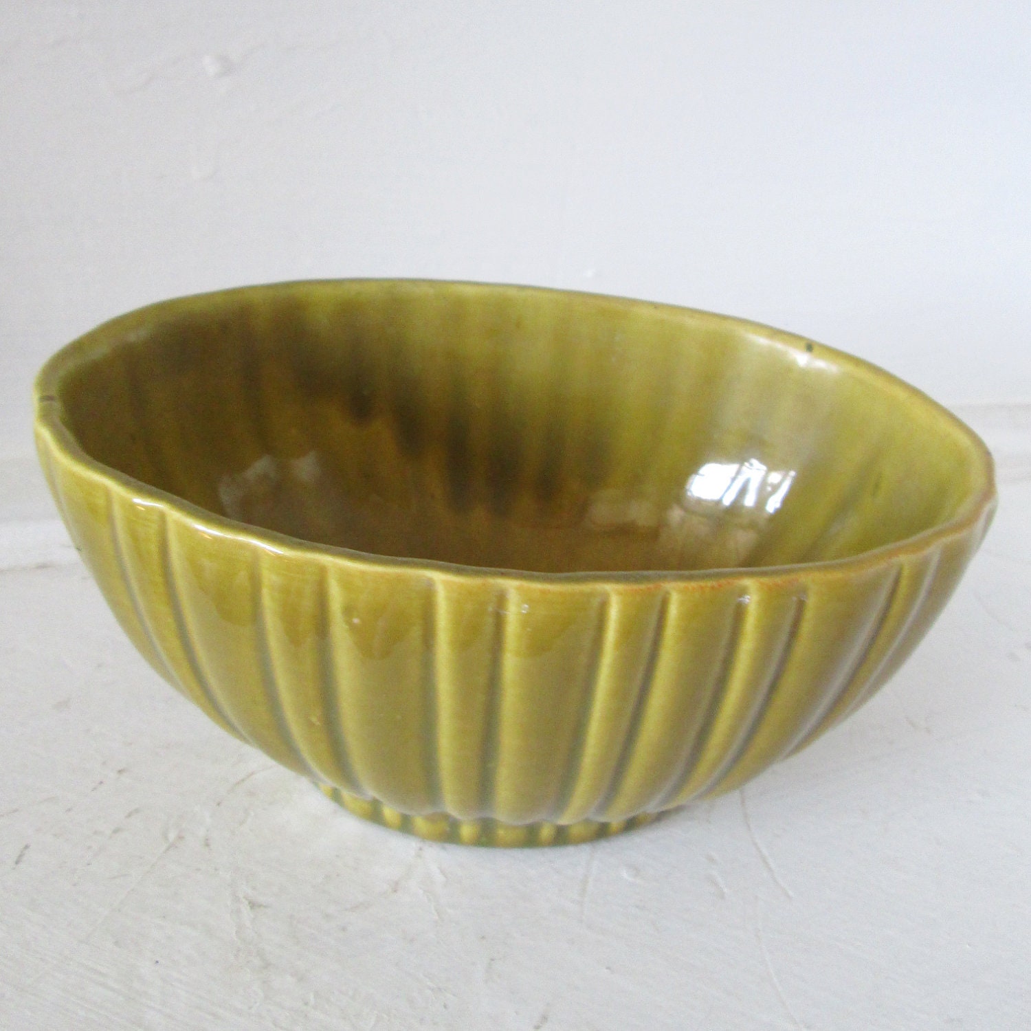 Vintage Haeger Olive Green Ribbed Planter 4020-A