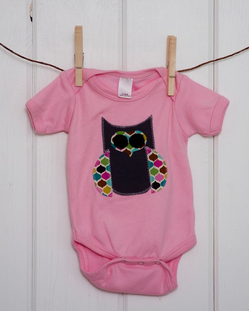 Baby Girls Clothing // Girls Pink Onesie with an Owl Applique // Size 6-12 months // Pink and Gray // Baby Girl Clothes