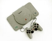 iPhone / iPod Touch: Playstation Felt Case