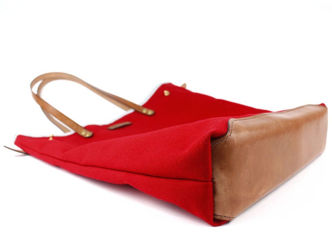 The Tug Tote in Poppy