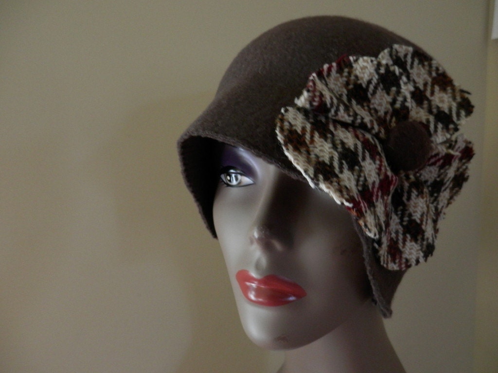Eco-Friendly Chocolate & Cranberry Fleece Cloche Hat
