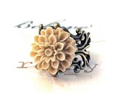 Latte Mum Ring. Adjustable Flower Ring. Cocktail Ring