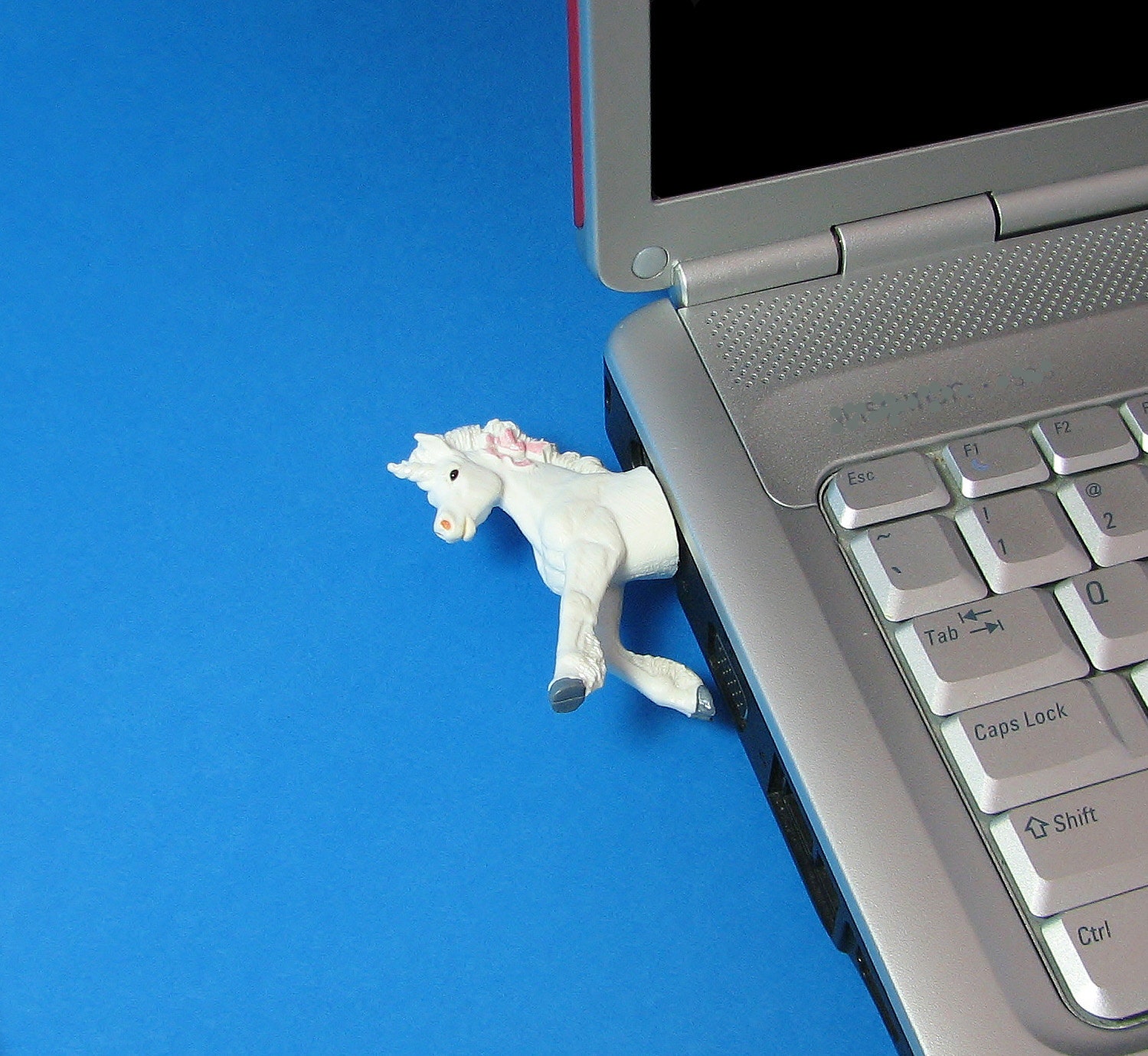 16 GB Unicorn USB flash drive