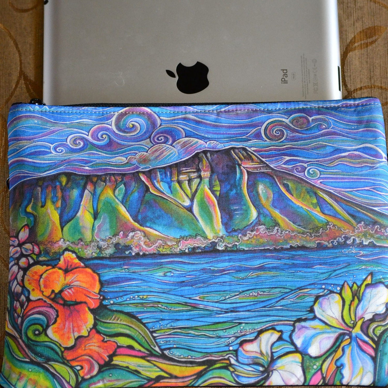 iPad - Limited Edition - Wilcox-Sasaki Diamond Head  iPad Bag with shoulder strap and cord pocket