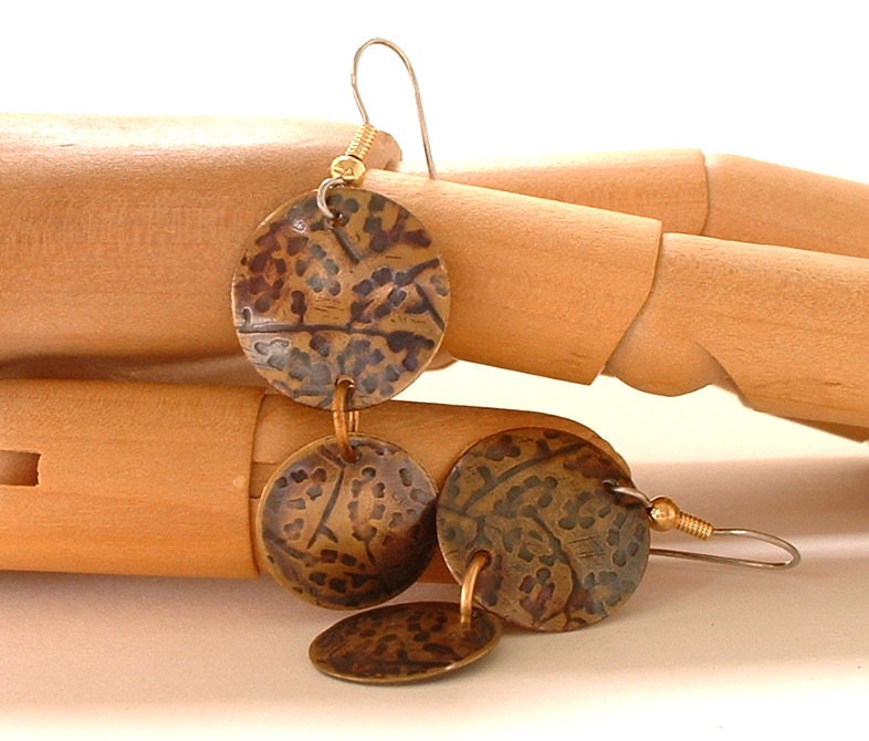 Nugold Gold Tone Disc Earrings Flower Pattern