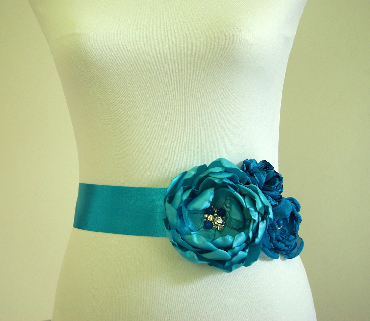 Turquoise Blue Flower Wedding Belt, embroidered with Rhinestones, Peacock Wedding Sash, Bridal Sashes and Belts
