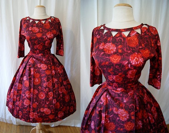 Lovely 1950's red floral print satin new look party dress holiday pin up girl glamour - size Medium
