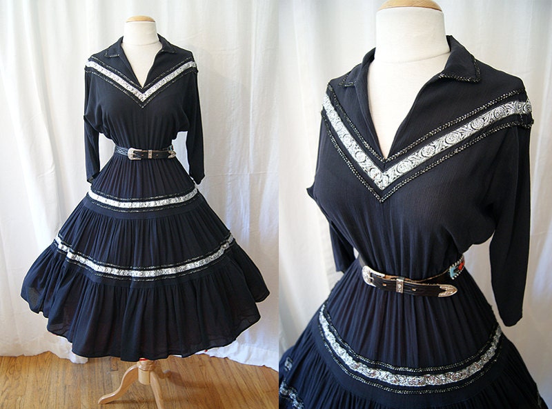 Rockin 1950's black cotton squaw patio dress with silver ribbon trim vlv rockabilly ranch - size Medium to Large