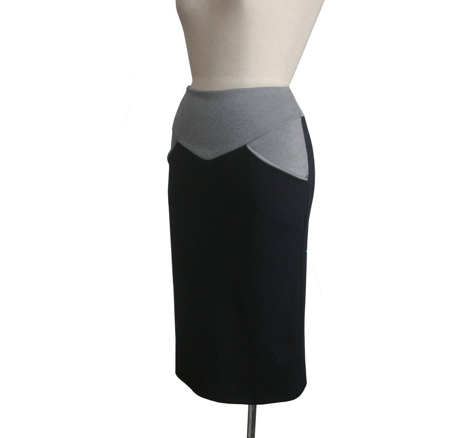 Long pencil skirt  with pockets. Plus size clothing for winter