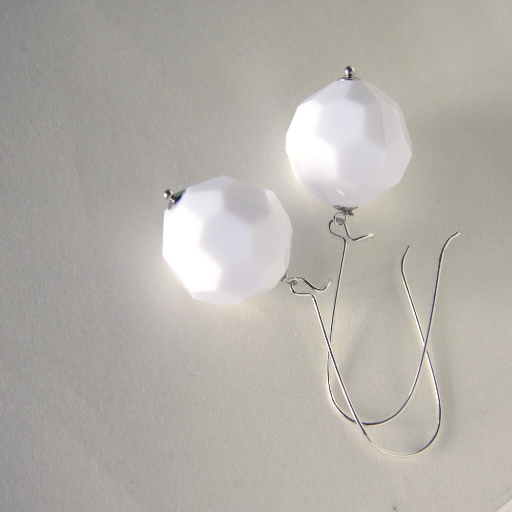 geometrical white earrings - resin beads retro shapes