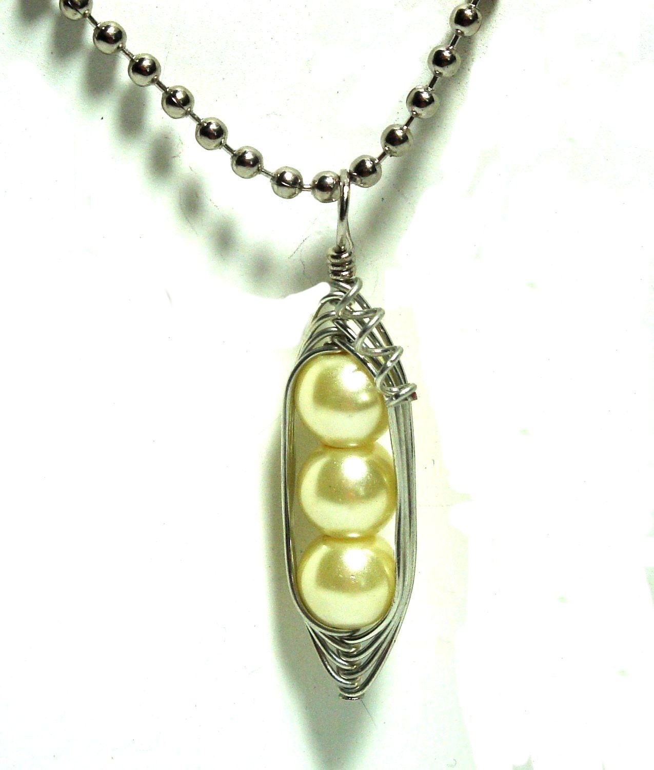   Necklace on Pea Pod Necklace  Peas In A Pod Pendant  Large Light Yellow Pearls Or