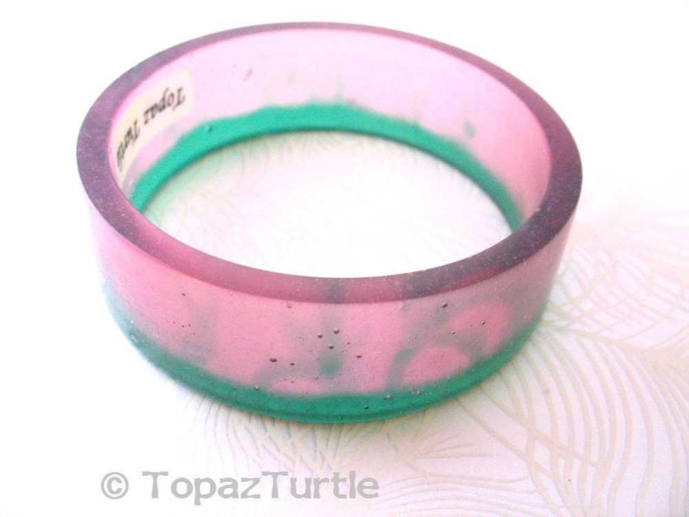 Rose pink and emerald green resin bangle bracelet jewellery , bangle , bracelet , resin , pink green broad resin bangle jewelry
