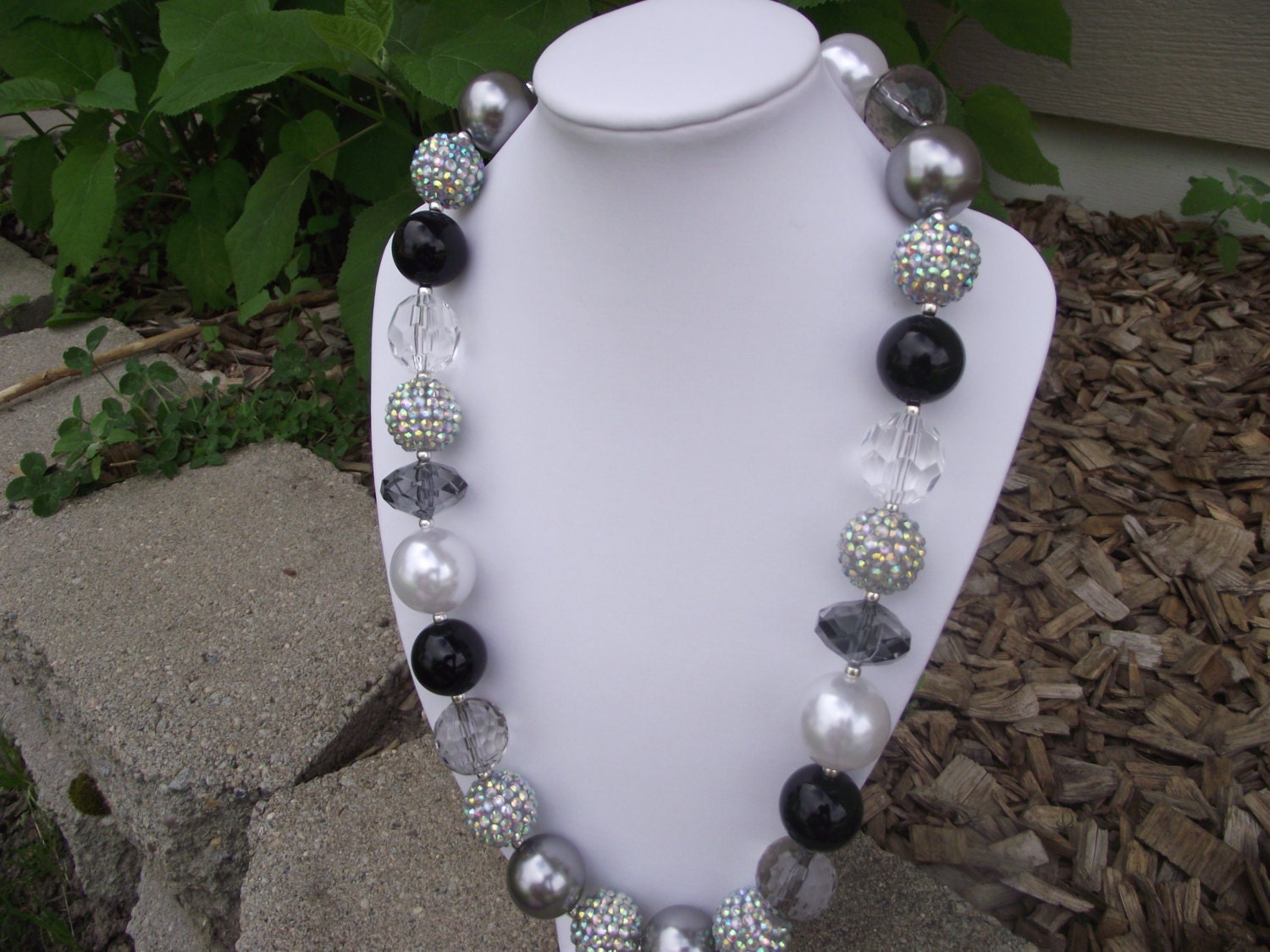 Beautiful White and Cream Chunky Necklace, Bubblegum Necklace, Gumball Necklace, Women, Teen, Girl, Toddler, Gift, Photo Prop