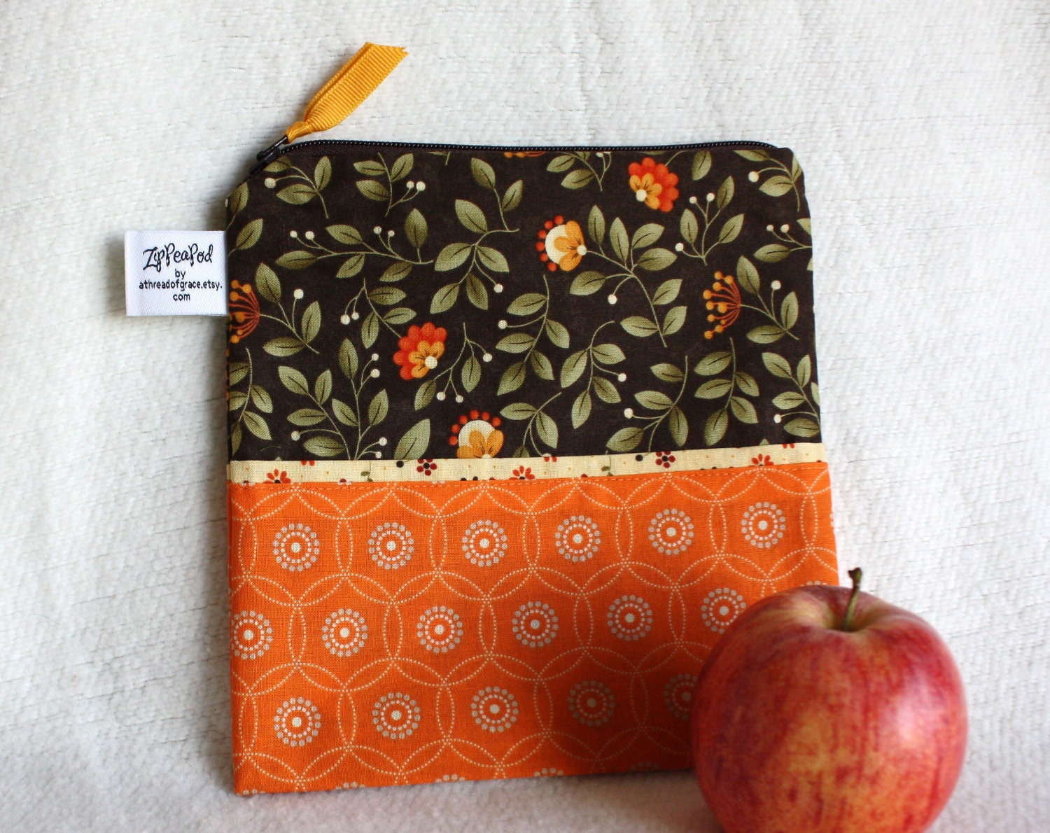 Reusable Snack Bag / Sandwich Sack - 7.5" x 7.5"- Nylon lined, Zippered, Machine Washable