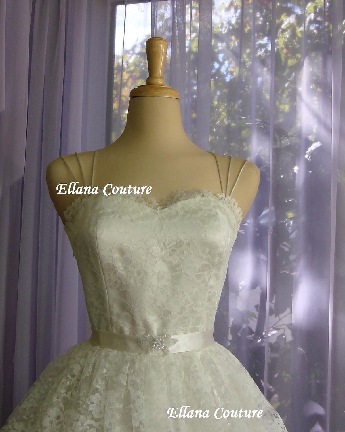 READY TO SHIP. Molly - Retro Style Wedding Dress. Tea Length Vintage Design.
