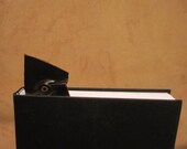 Grichels leather bookmark - metallic dark green with copper star eye