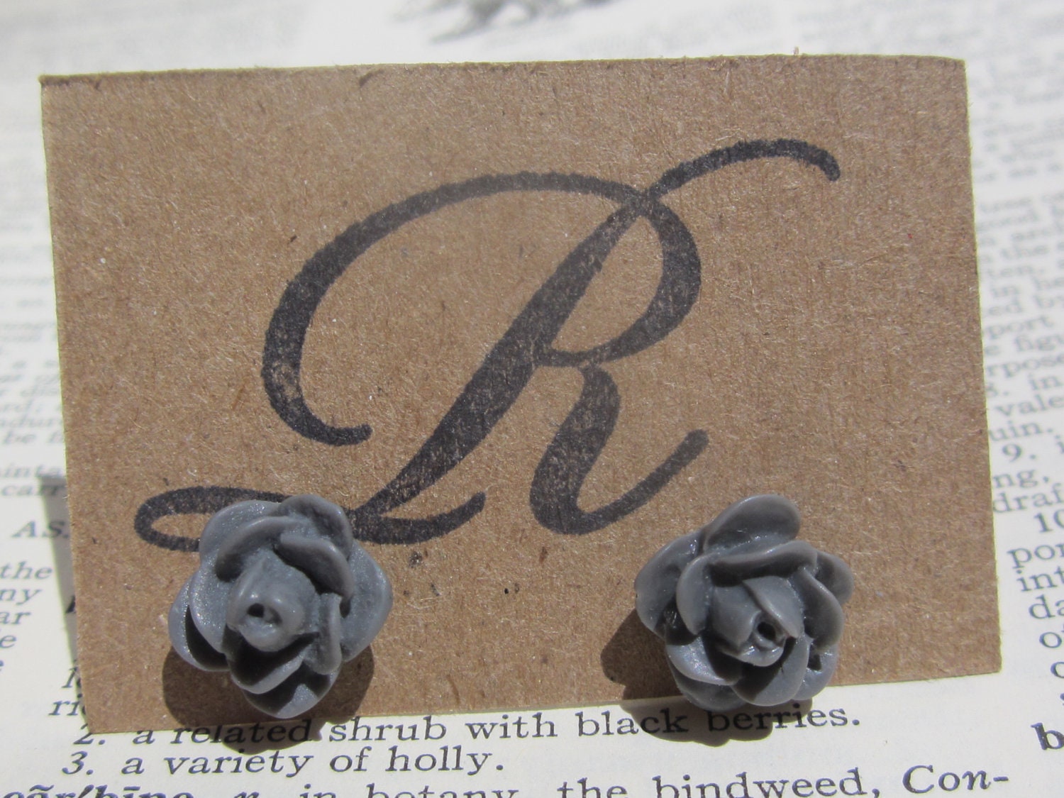 Sexy Stud Grey Flower Resin Earrings