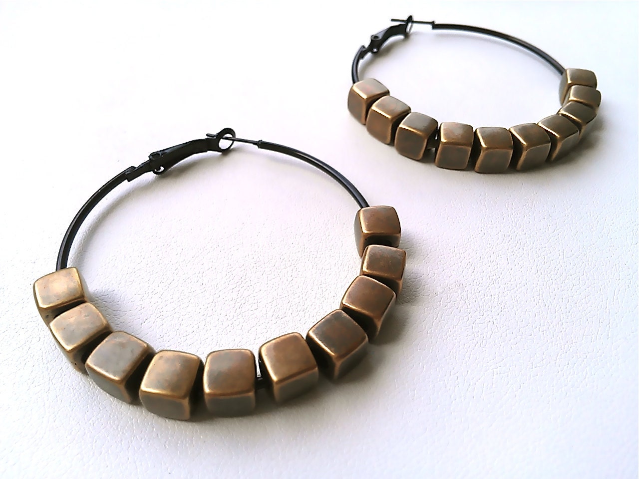 Minimalist Cubed Hoops