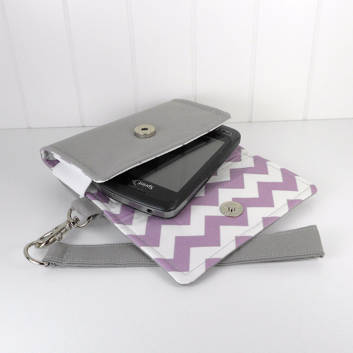 The Errand Runner - Cell Phone Wallet - Wristlet - for iPhone/Android - Gray/Chevron in Rhapsody