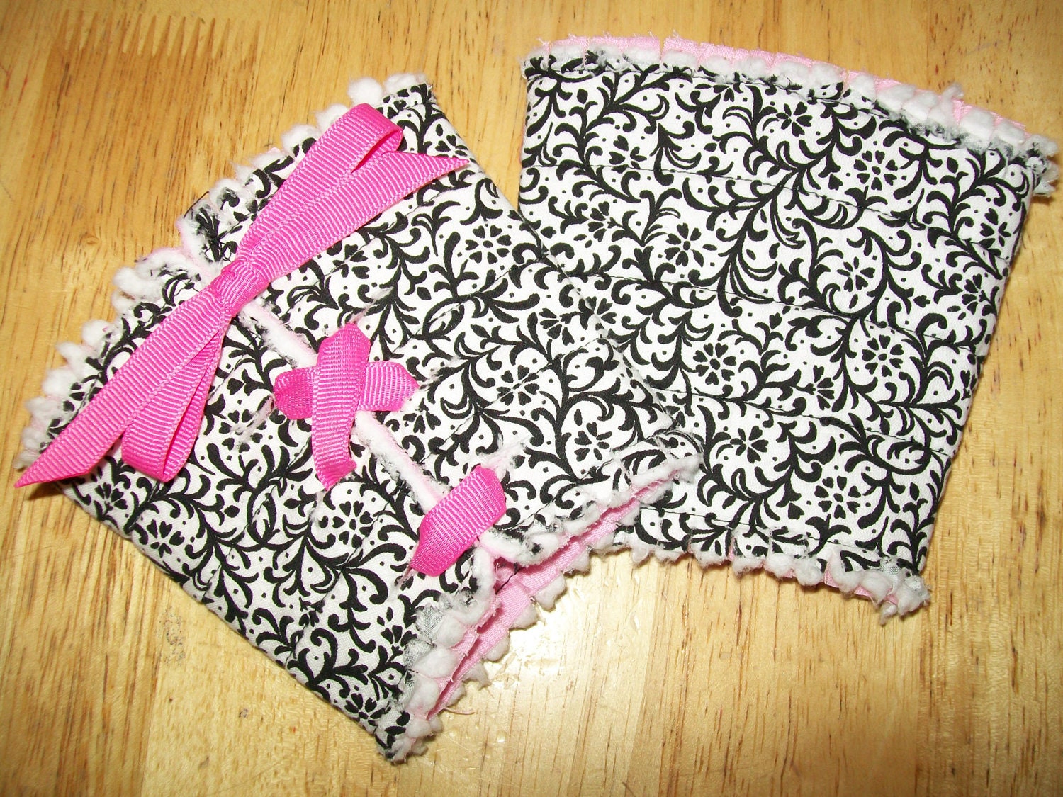 Black Swirl & Hot Pink Eco Friendly Reusable Hot/Cold Java Cafe Cozy