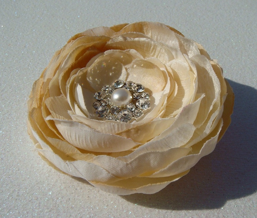 Petite Champagne hair flower with sparkling rhinestone pearl / bridal champagne flower / champagne bridal flower clip pin
