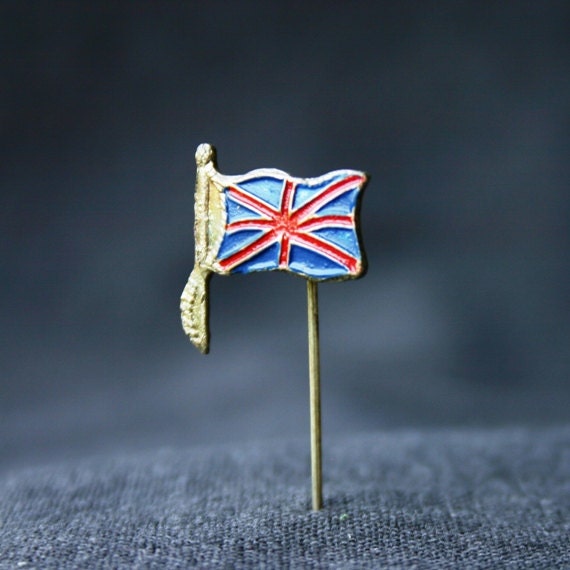 Union Jack. Vintage British flag enamel pin.