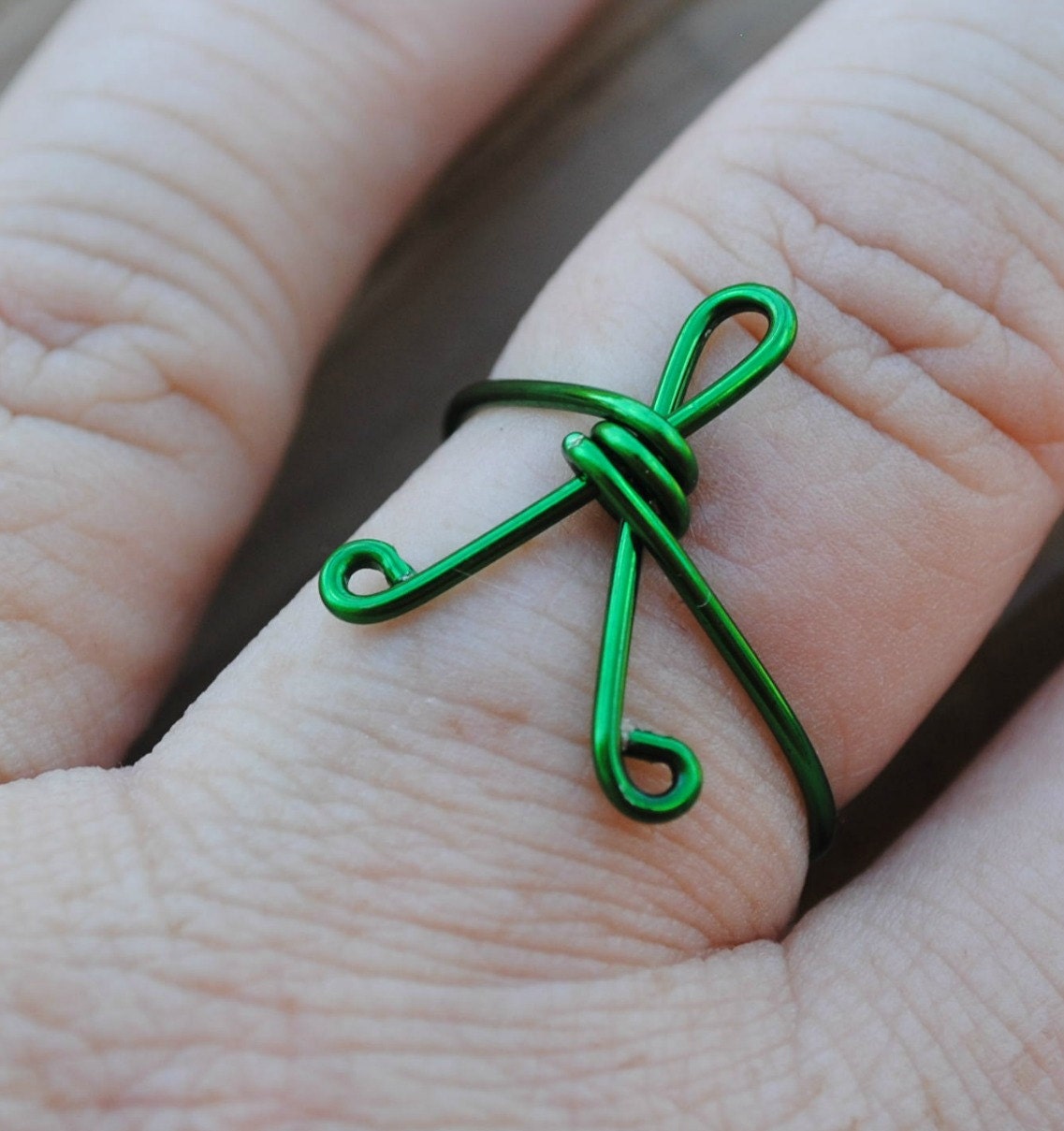 Adjustable Wire Ring Green Awareness Ribbon Kidney Cancer