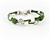 Sea shells and pearl green leather bracelet zamak