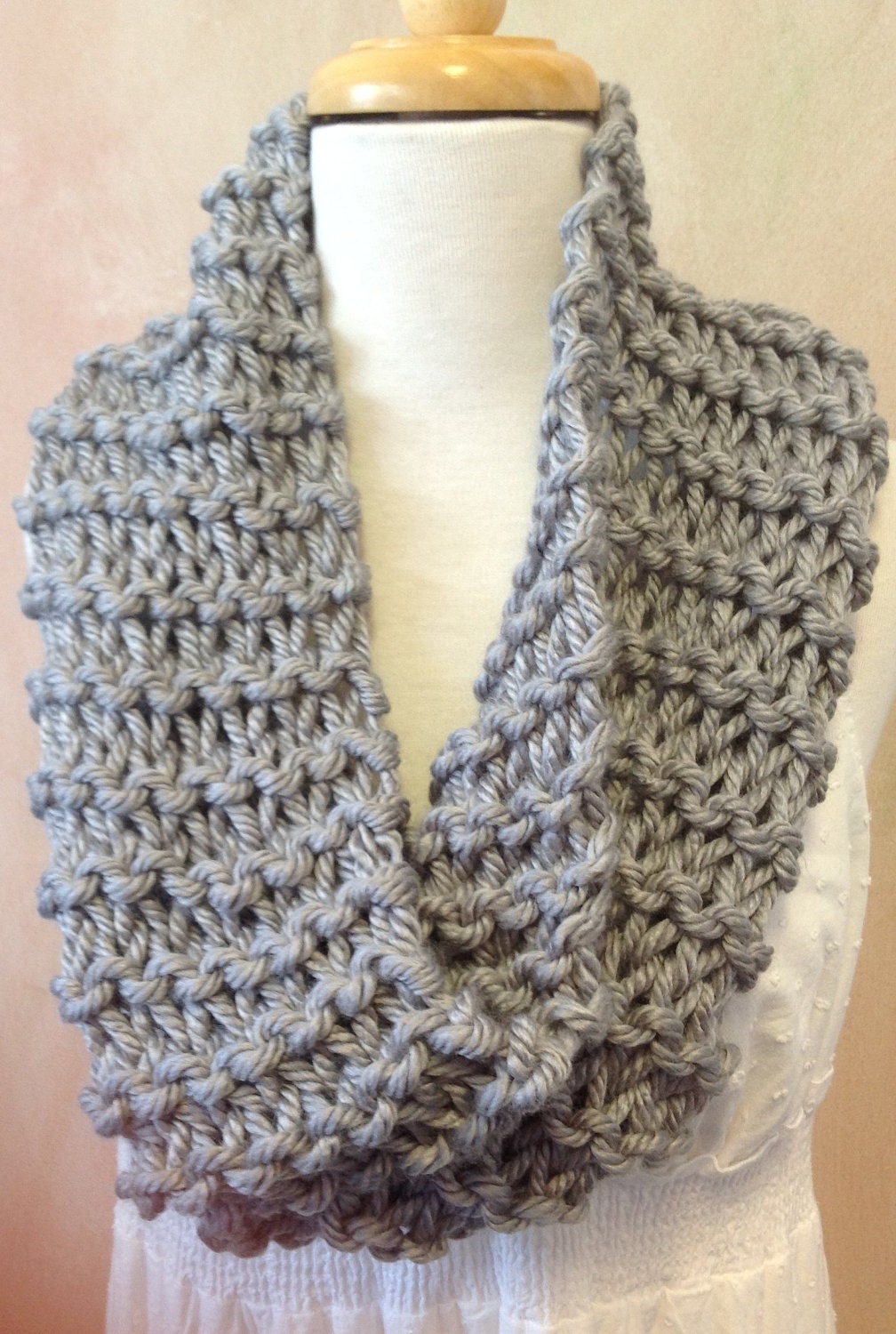 Elegant chunky soft cowl scarf infinity - Silver gray