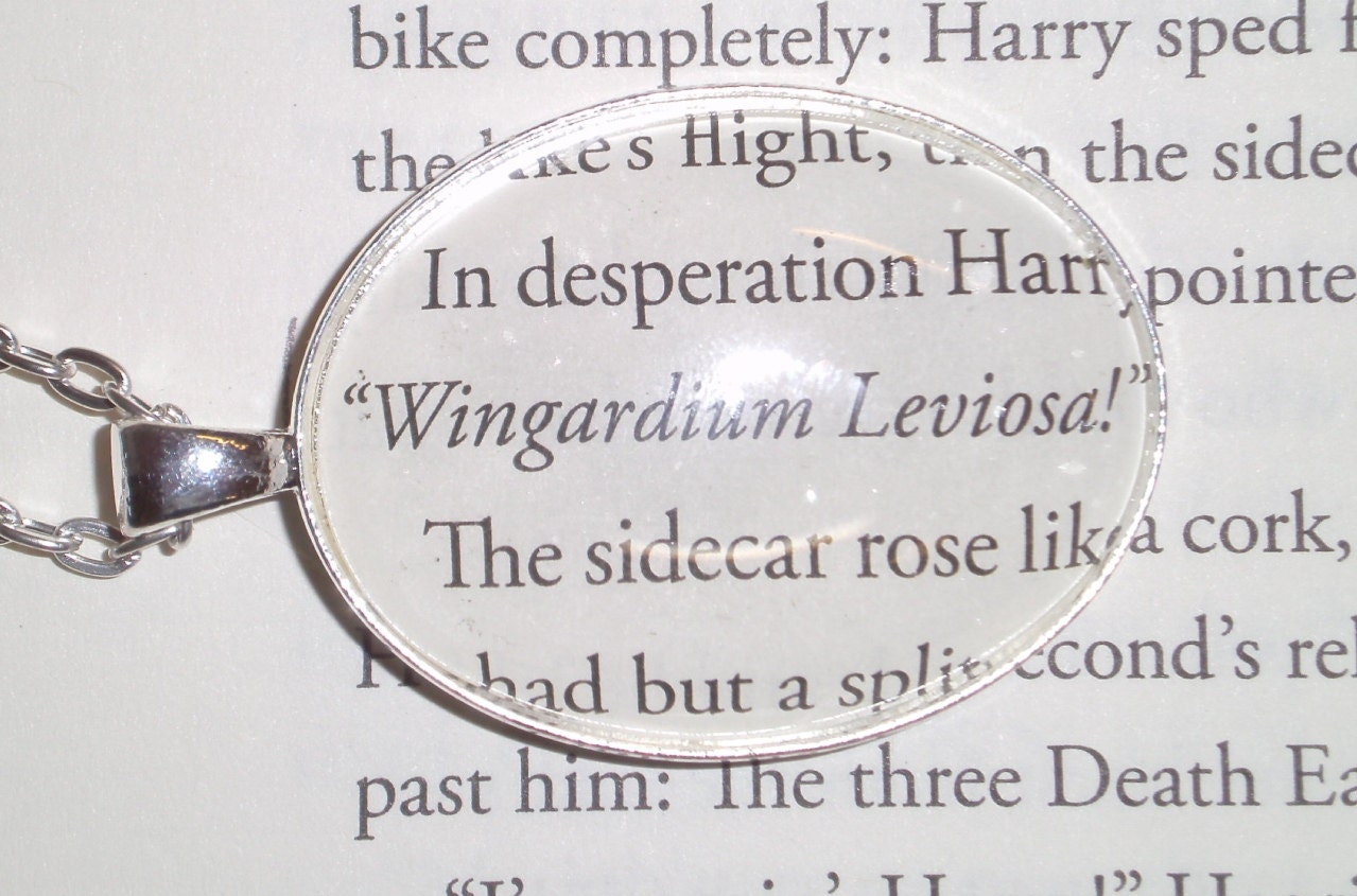 Harry Potter "Wingardium leviosa" Necklace