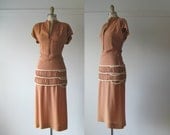 vintage 1940s dress / 40s dress / Vanilla Swirl