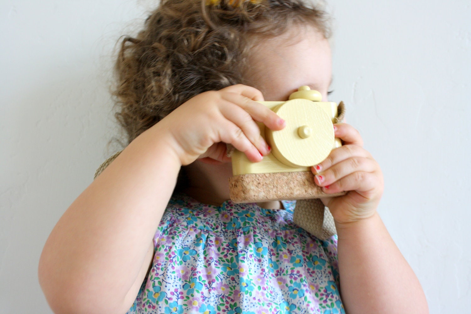 Pixie - wooden toy camera