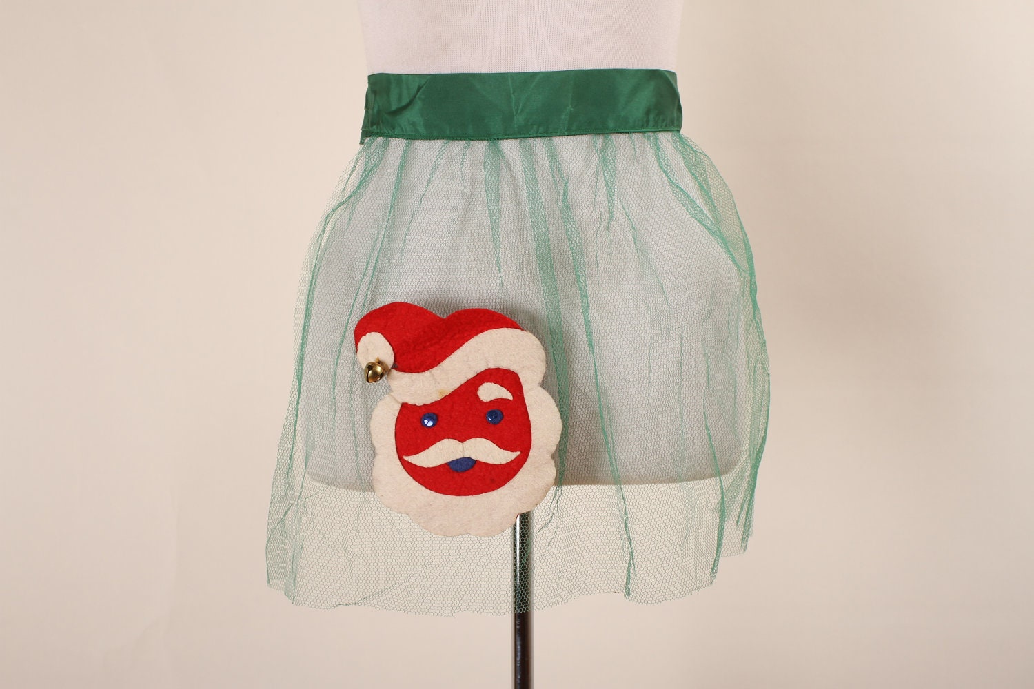 Vintage 1950s Christmas apron / 50s  Handmade Green Net Santa / Holiday Hostess