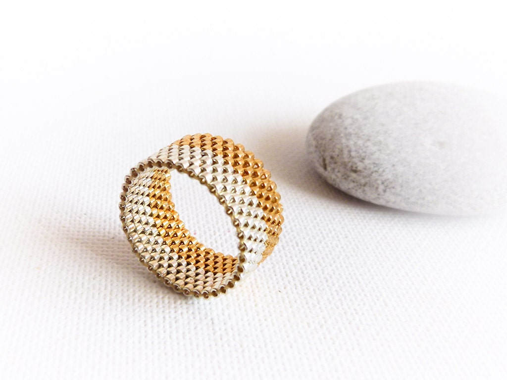 Wedding silver gold custom peyote band ring. unisex, simple, minimalist, trend fashion jewelry glitter ring