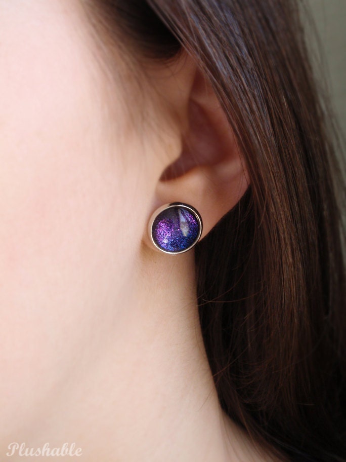 Color changing glitter earrings in blue