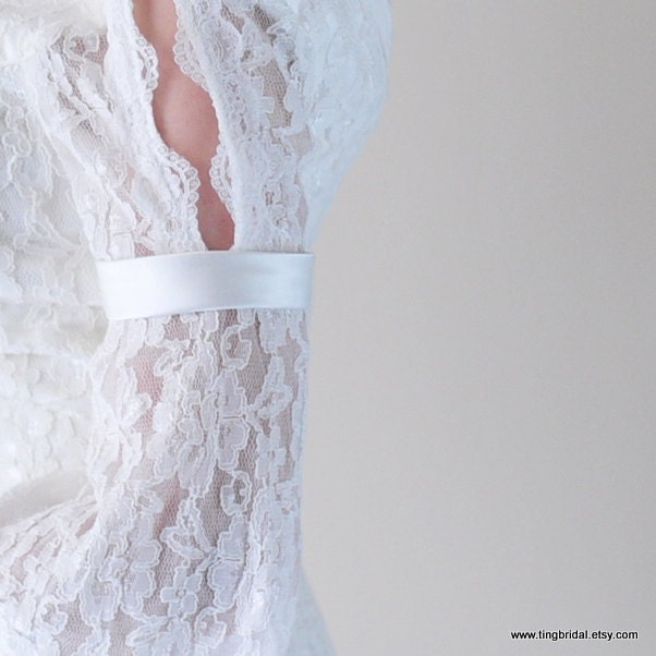 Miss 1960s---Short Lace Wedding Dress with Sleeves---vintage inspired