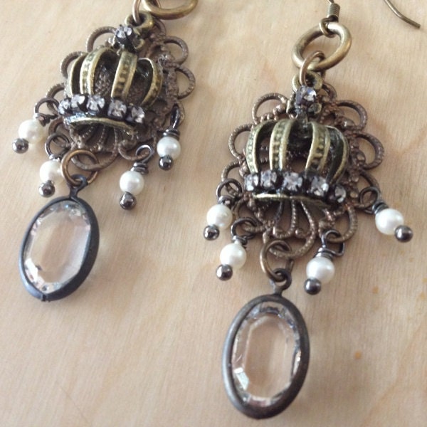 Fit for a Queen Vintage Earring Kit